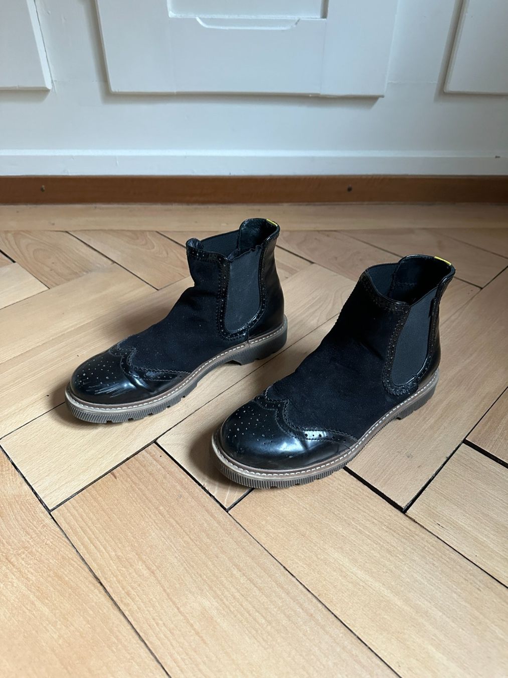 Bench Damenschuhe: BENCH - Stiefelette schwarz 39 – Gebraucht aus Zürich von Diazaio
