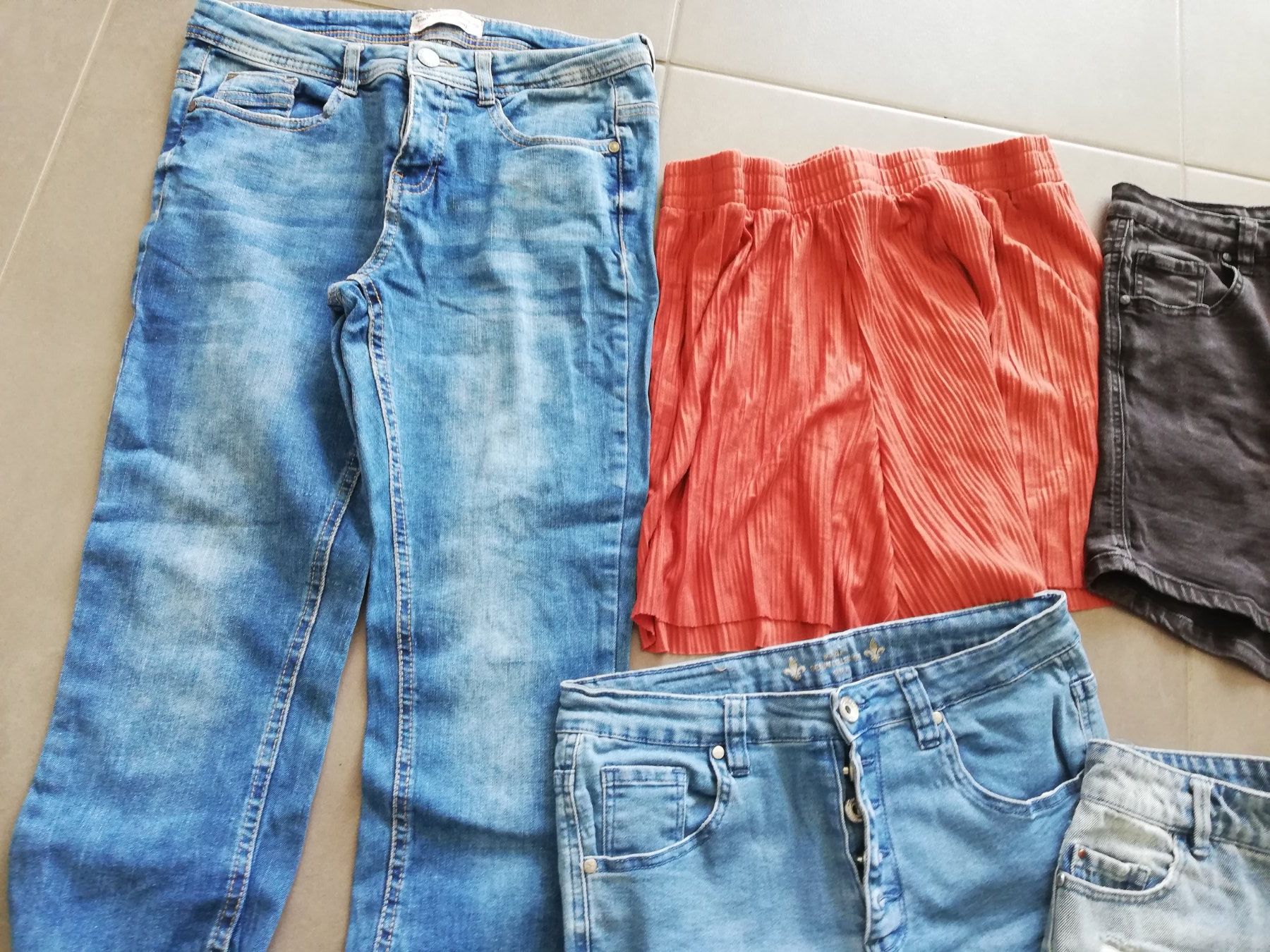 Lotti di vestiti: Jeans Shorts div Gr M – Usato da Untersiggenthal venduto da Marlen59 1
