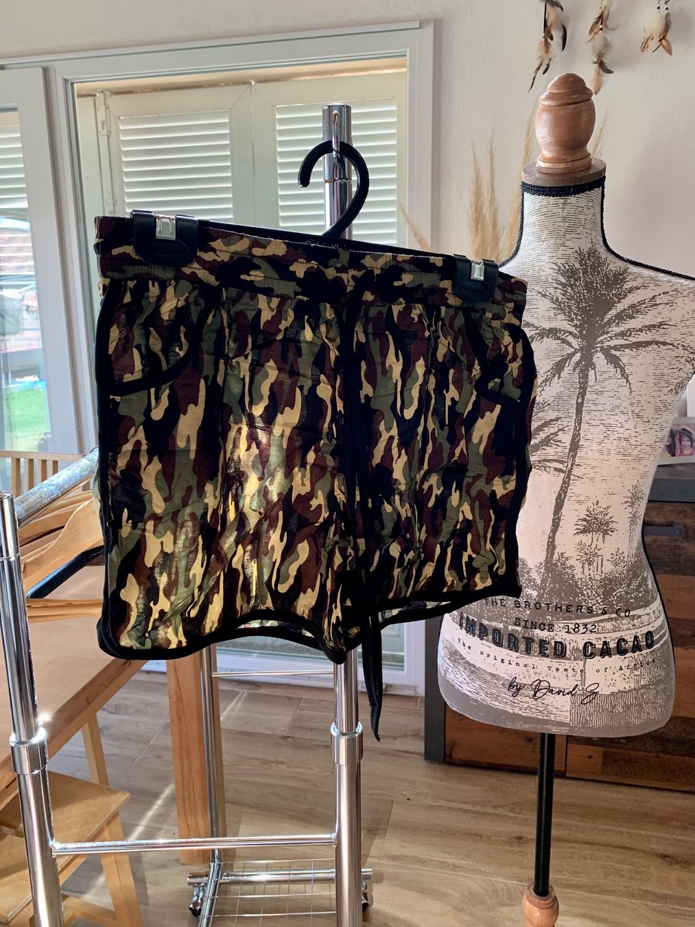 Pantaloni: Short militaire viscose T.M – Nuovo (secondo la descrizione) da Perroy venduto da barballalla