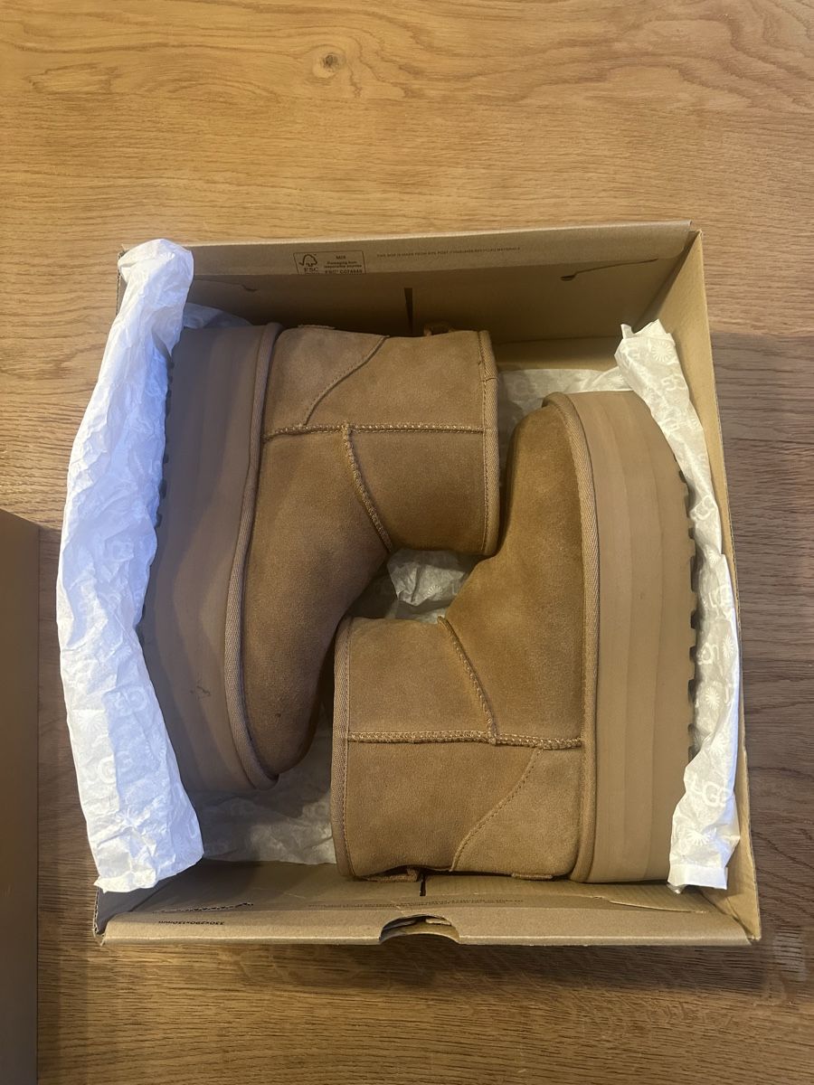 Ugg Scarpe da donna: UGG Classic mini Platform Gr.38 – Usato da Bern venduto da Laura_Bern 1