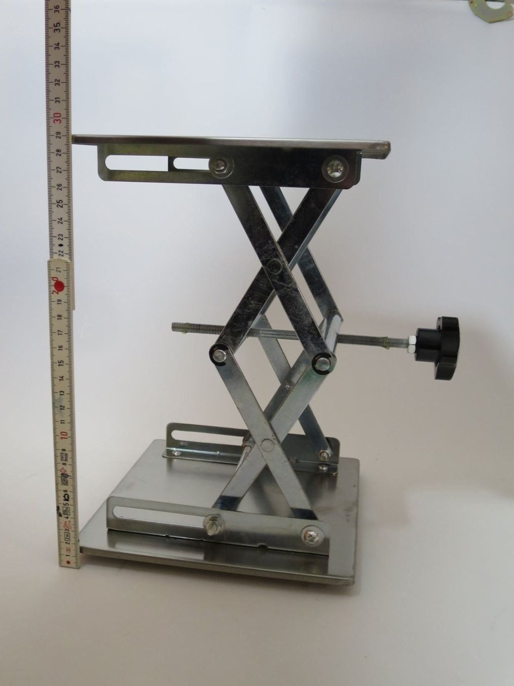 Tutti gli attrezzi: gr. mechanischer Laborboy /Hebebühne NEU – Nuovo e nell'imballaggio originale da Zürich venduto da 1.Simon