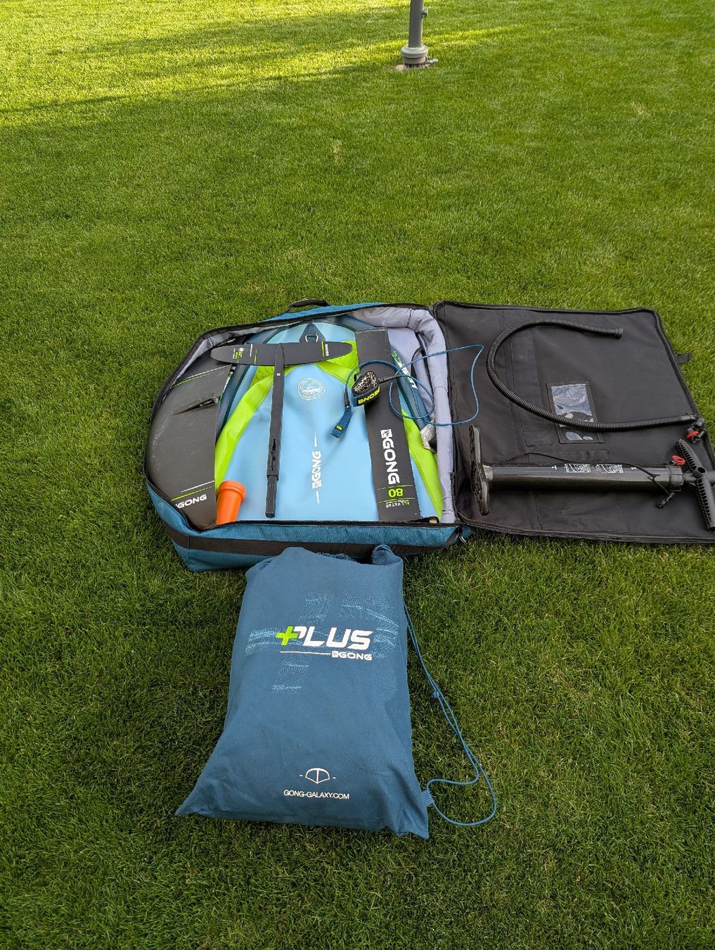 Gong Tavole da surf e di nuoto: Gong Hipe First Wingfoil Set – Usato da Männedorf venduto da ChBe8 3