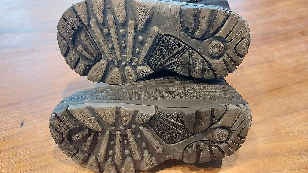 Scarpe per ragazzi: Kamik Winterstiefel Gr. 8 / EU Gr. 25 – Usato da Rotkreuz venduto da MASI17 2