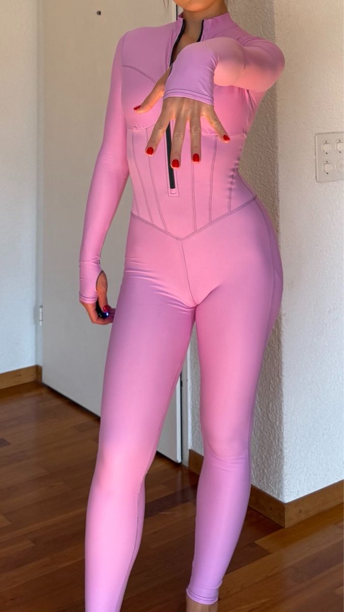Tute: Pink Sport Jumpsuit - Size S – Nuovo (secondo la descrizione) da Zürich venduto da eli_t8nw 5
