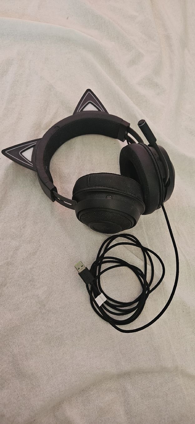 Razer Cuffie: Razer Kraken Kitty Edition Gaming LED-Headset Gebraucht – Usato da Vaduz venduto da hem_7k7f