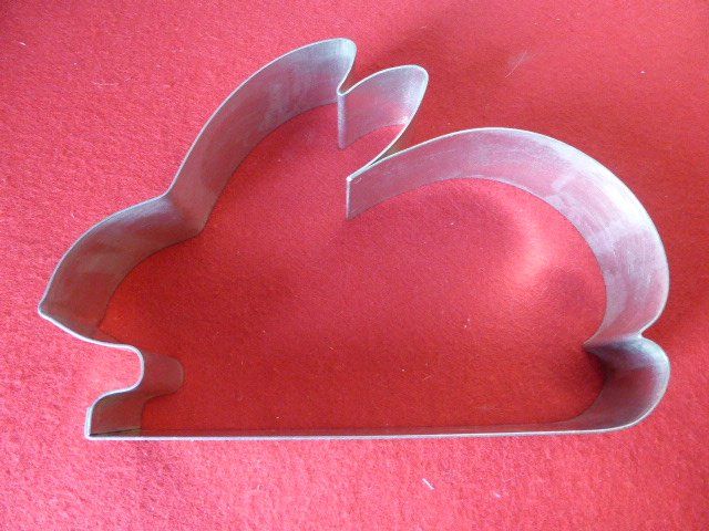 Backformen: Ausstechform Backform Hase Kaninchen Metall – Gebraucht aus Hitzkirch von kleinerbaer01