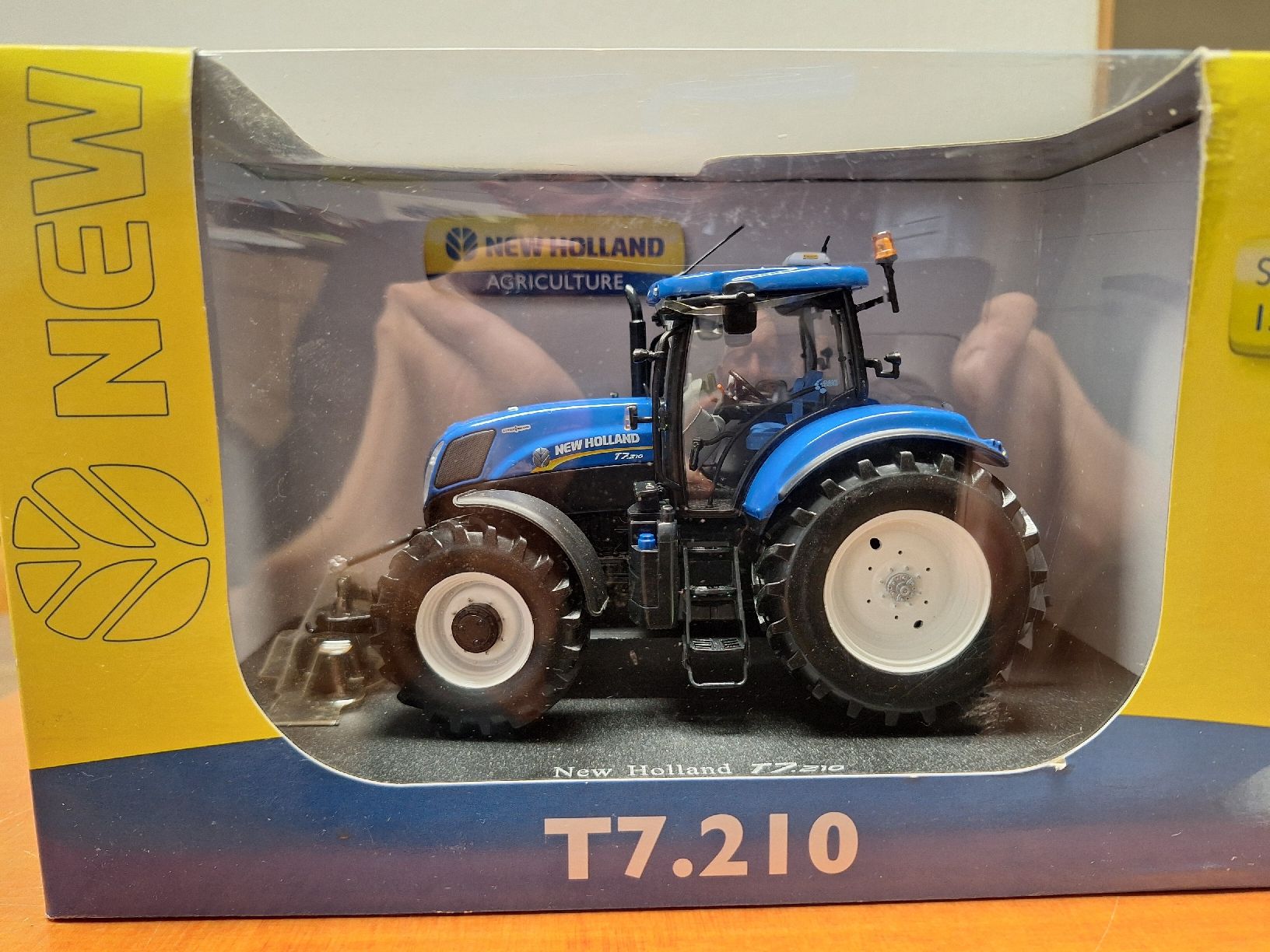 New Holland Kit di modellismo & Modellini statici: UH Modell T7.210 – Nuovo e nell'imballaggio originale da Laupersdorf venduto da walmeister62 2