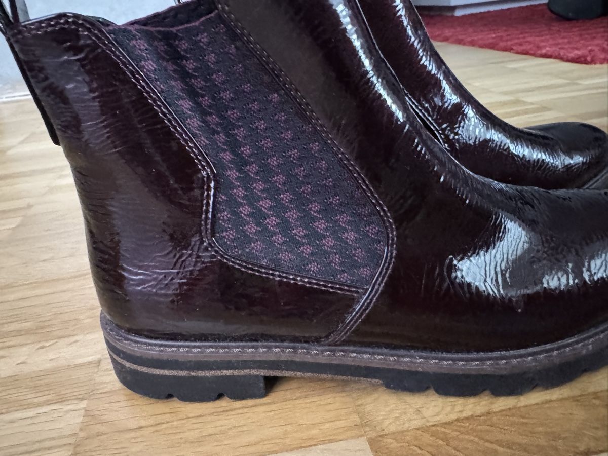 Damenschuhe: Lack Chelsea Boots Gr. 40  Schuhe – Neu (gemäss Beschreibung) aus Oetwil am See von posagabi 1
