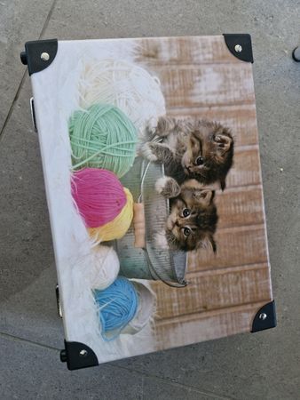 Süsser Koffer, Kinderkoffer mit Katzen Motiv.