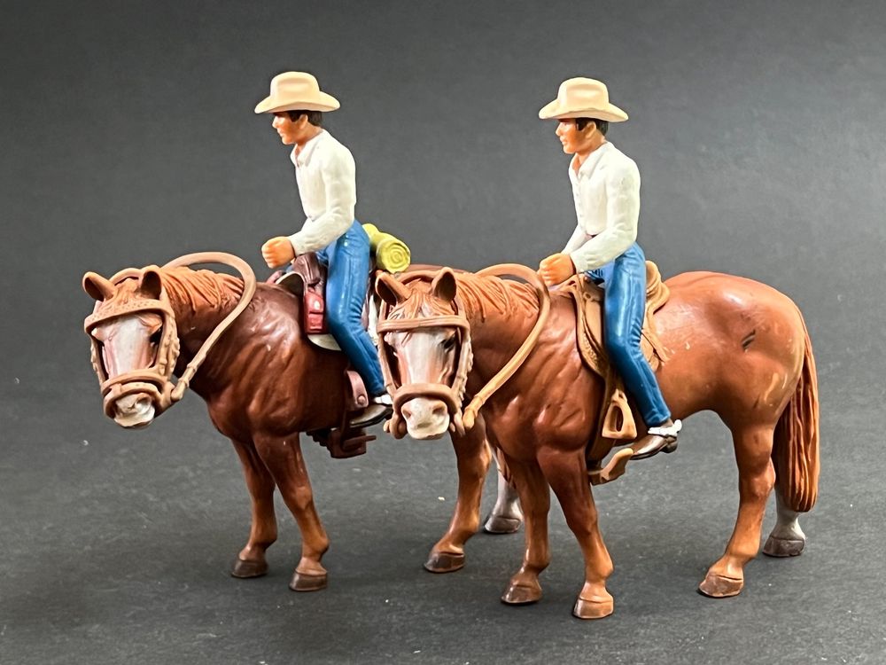 BULLYLAND Westernreiter Mike – Spielzeugfigur Mit Westernsattel, Handbemalt, Für Kinder Ab 3 Jahren