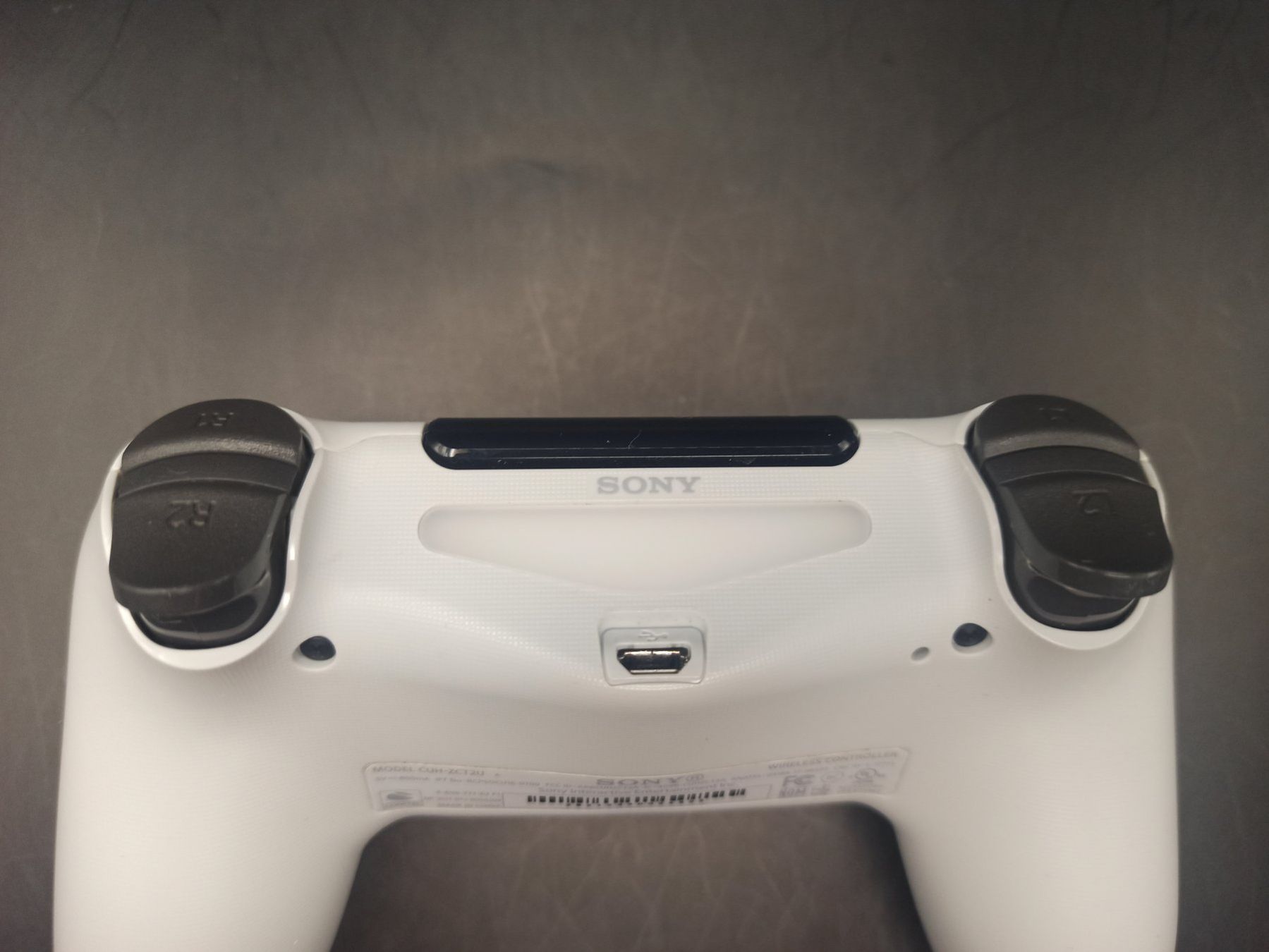 Manettes: Original Controller Sony PS4 Wireless DualShock 4 V2 WEISS – D'occasion à Oberweningen par mar_87mx 5