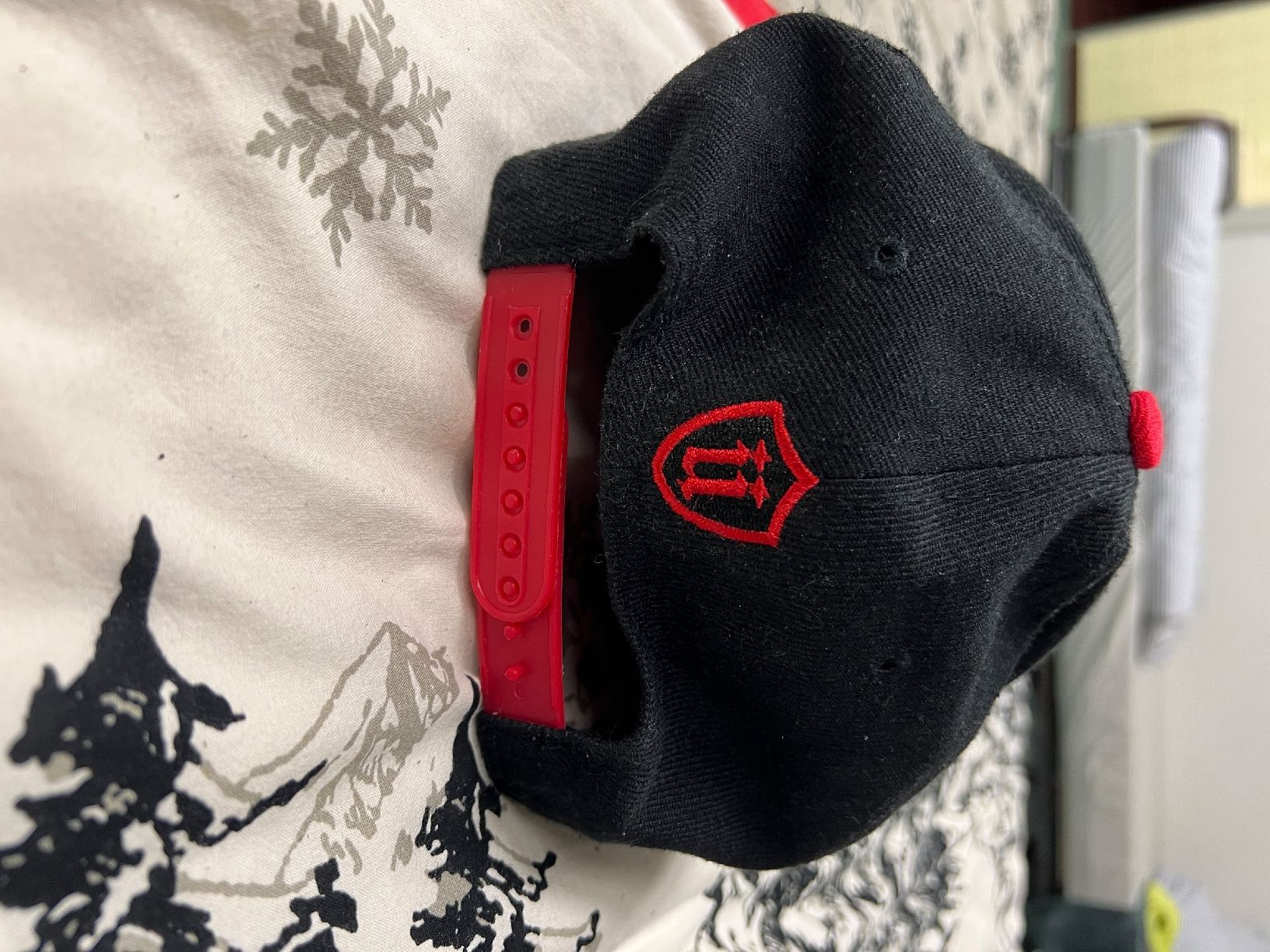 Altro in  Abbigliamento & Accessori: Cap black red adjustable new era cap used – Nuovo (secondo la descrizione) da Fribourg venduto da FUJAY-AT123 1