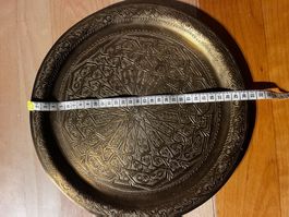 antikes marokkanisches Tablett aus Messing mit kunstvollen h
