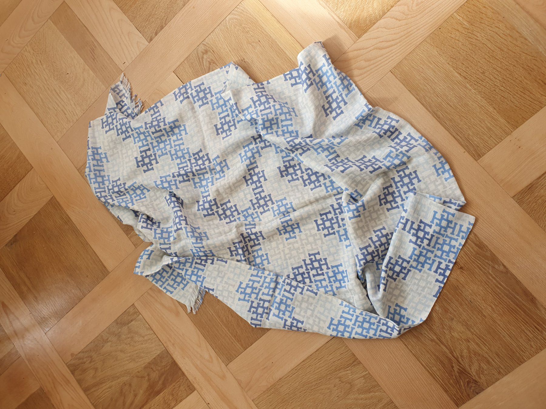 Hemisphere Foulard & Sciarpe: HEMISPHERE, Kaschmir/Seide – Nuovo (secondo la descrizione) da Lausanne venduto da Robino777 1