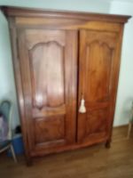Armoire ancienne en bois deux portes bon état général