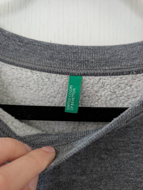 Maglioni & Felpe: Graues Sweatshirt – Usato da Erschwil venduto da andora00 1