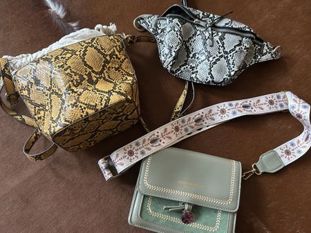 3 Handtaschen Neuwertig! Schlangenmuster Bauchtasche
