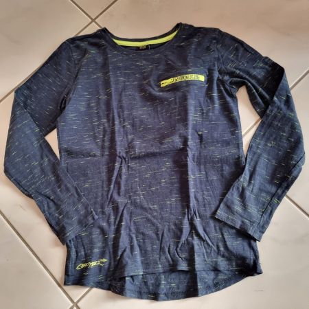 Lässiges Jungen Langarmshirt Gr. 146/152, sehr guter Zustand