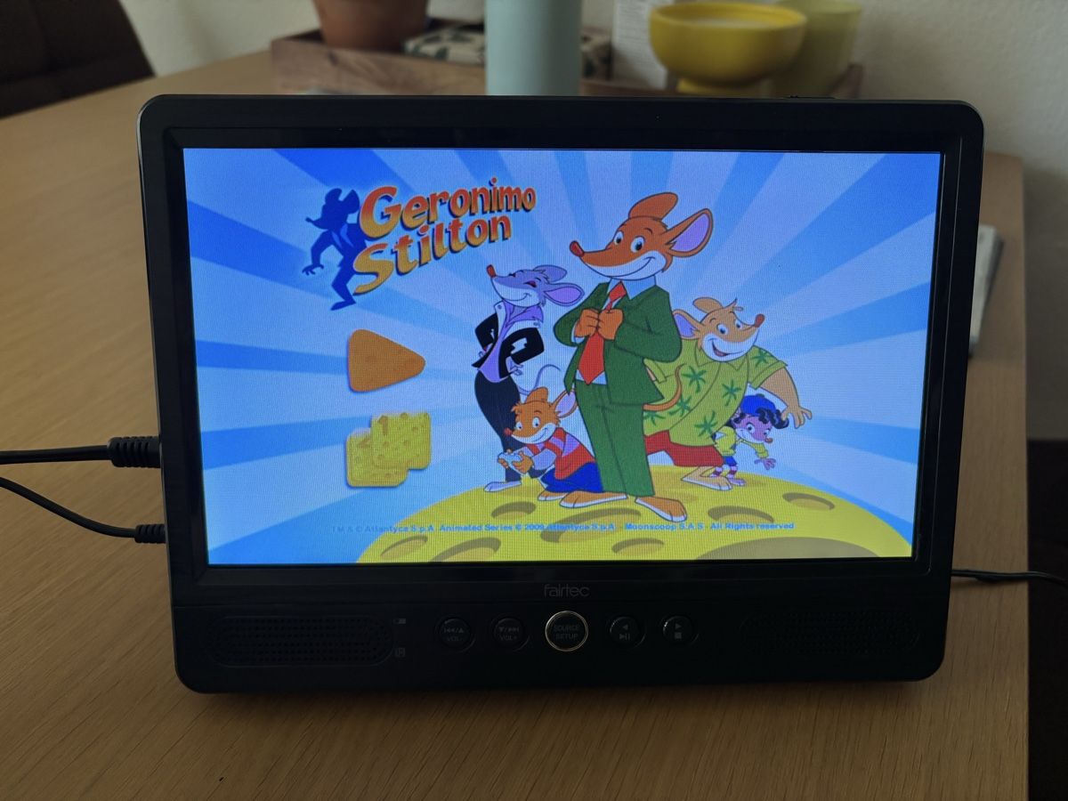 Lecteur media portable: DVD player für Auto – D'occasion à Zuerich par Giovas 1
