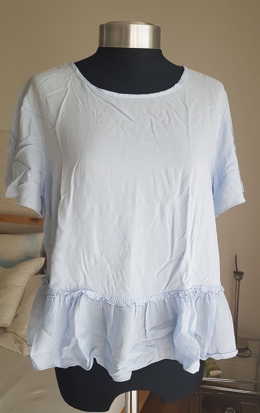 Blusen: Bluse mit Volant, Gr. 36 – Gebraucht aus Basel von Luzora