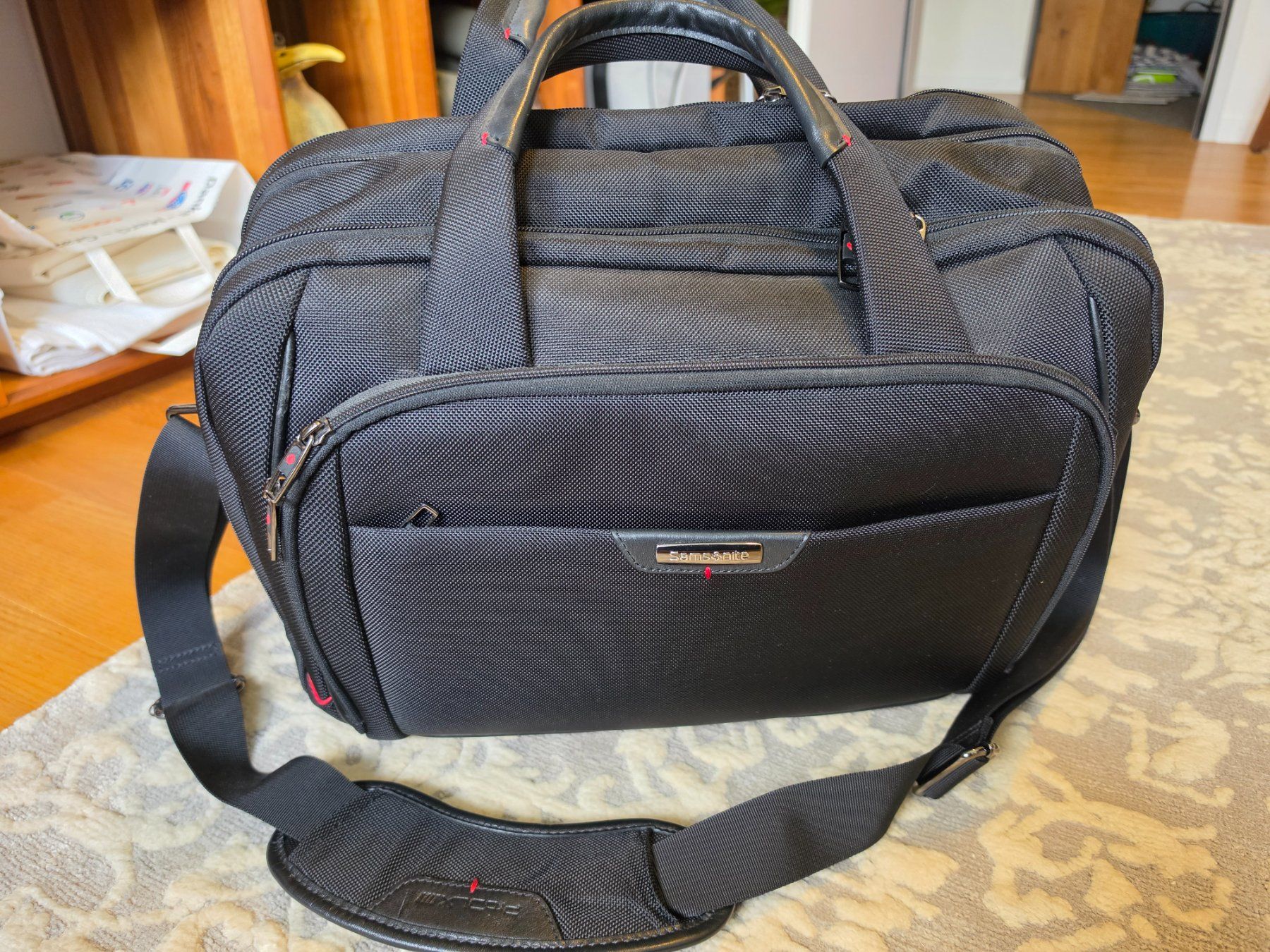 Samsonite Taschen: Samsonite Notebooktasche 15.6" Pro-DLX 5 – Gebraucht aus Wald AR von Gissgigi