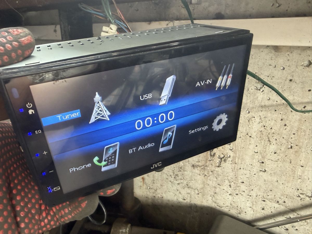 JVC Radio: JVC Radio 2Din mit BT – Usato da Widnau venduto da Gasser_Auto