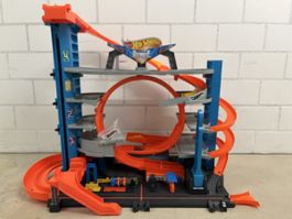Hot wheels City ultimative Garage mit Hai Angriff +9 Autos