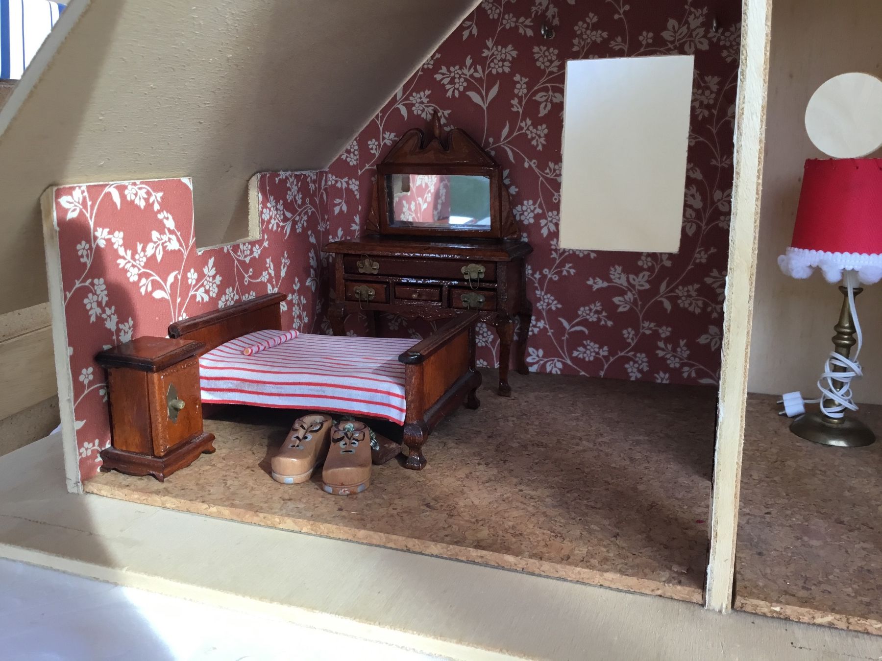 Puppenhäuser & -möbel: Älteres Puppenhaus Projekt – Gebraucht aus St. Gallen von chamilla 9