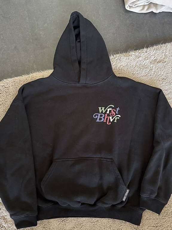 Pulls & Sweat-shirts: WRSTBHVR Hoodie schwarz – D'occasion à Kaltbrunn par lau_2hp8