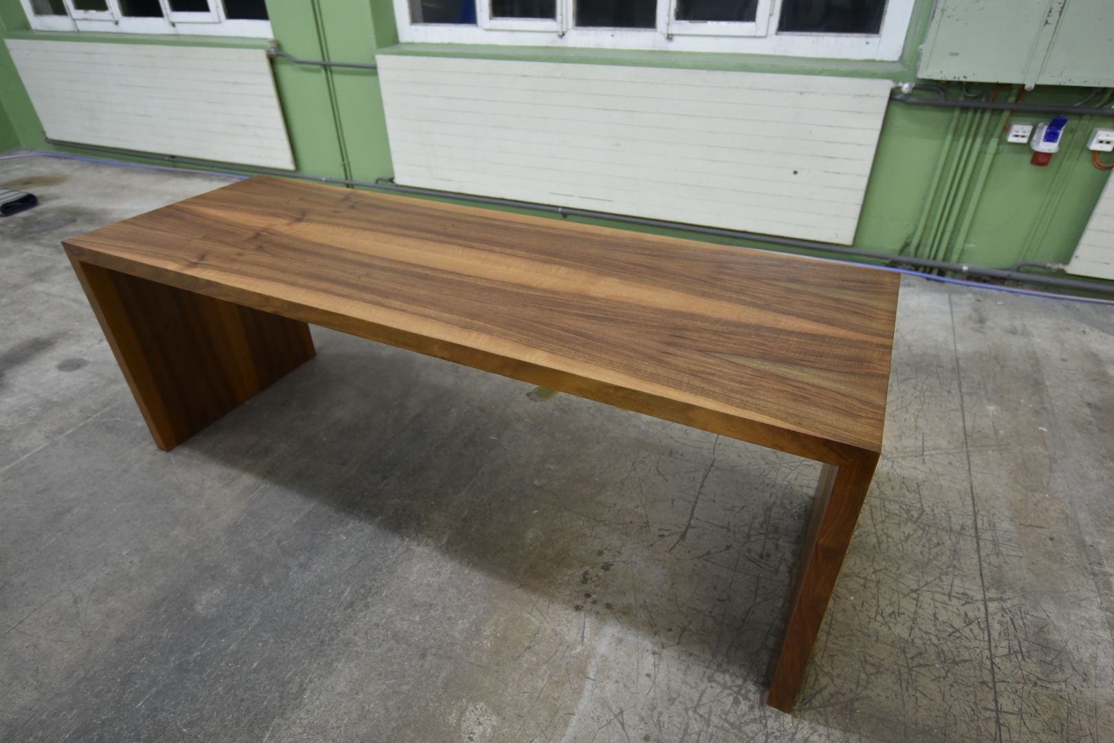 Tische: Designer Esstisch aus Nussbaum – Gebraucht aus Lichtensteig von Usedinstorecom 6