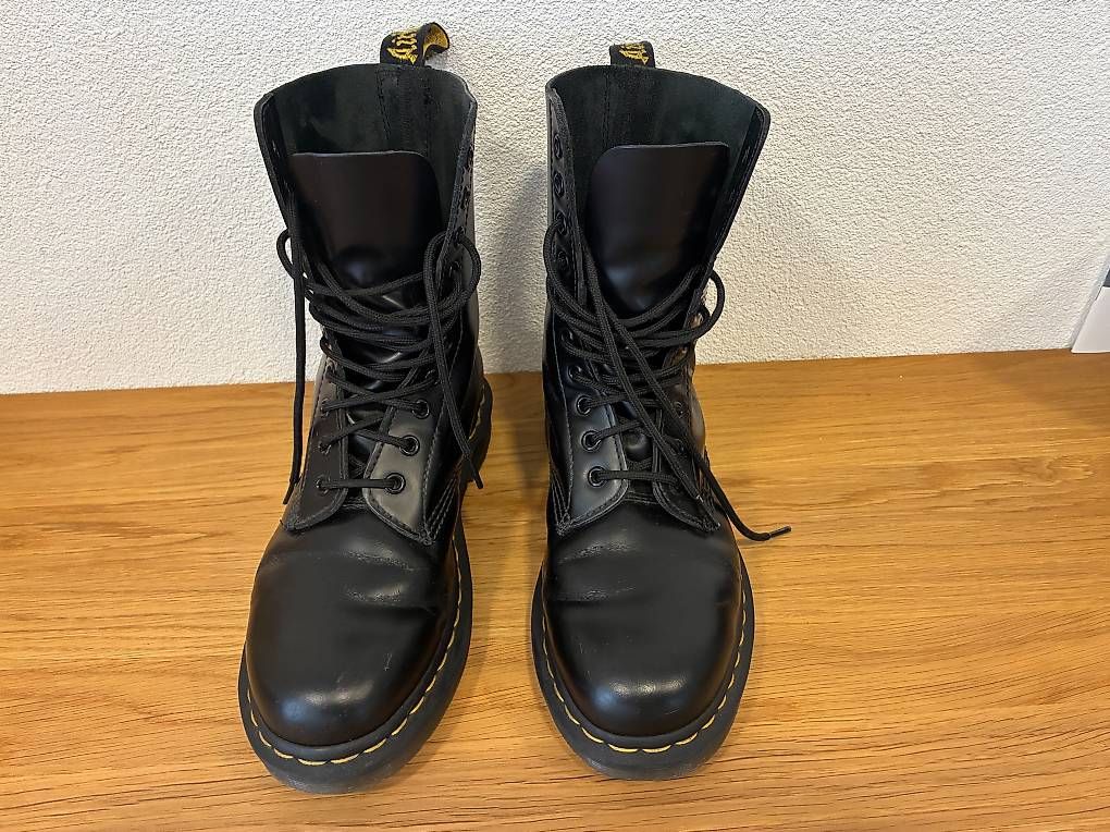 Dr. Martens Damenschuhe: Dr. Martens 1490 – Gebraucht aus Münchwilen TG von mirechsteiner