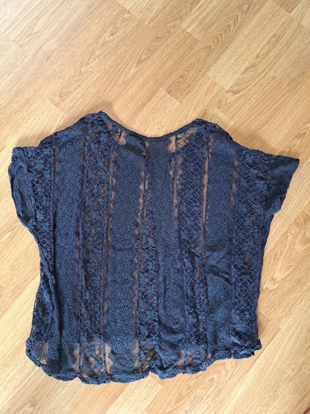Camicette: Damen Bluse Spitzenoptik Dunkelblau Grösse S – Usato da Jona venduto da cel_s8jx 1