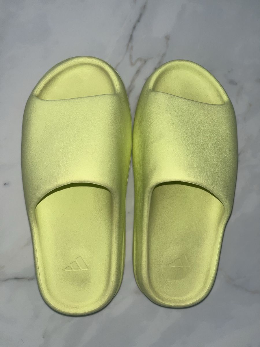 Scarpe da uomo: Yeezy Slides Yellow - 43 - Original – Usato da Oberrohrdorf venduto da S.Marisa