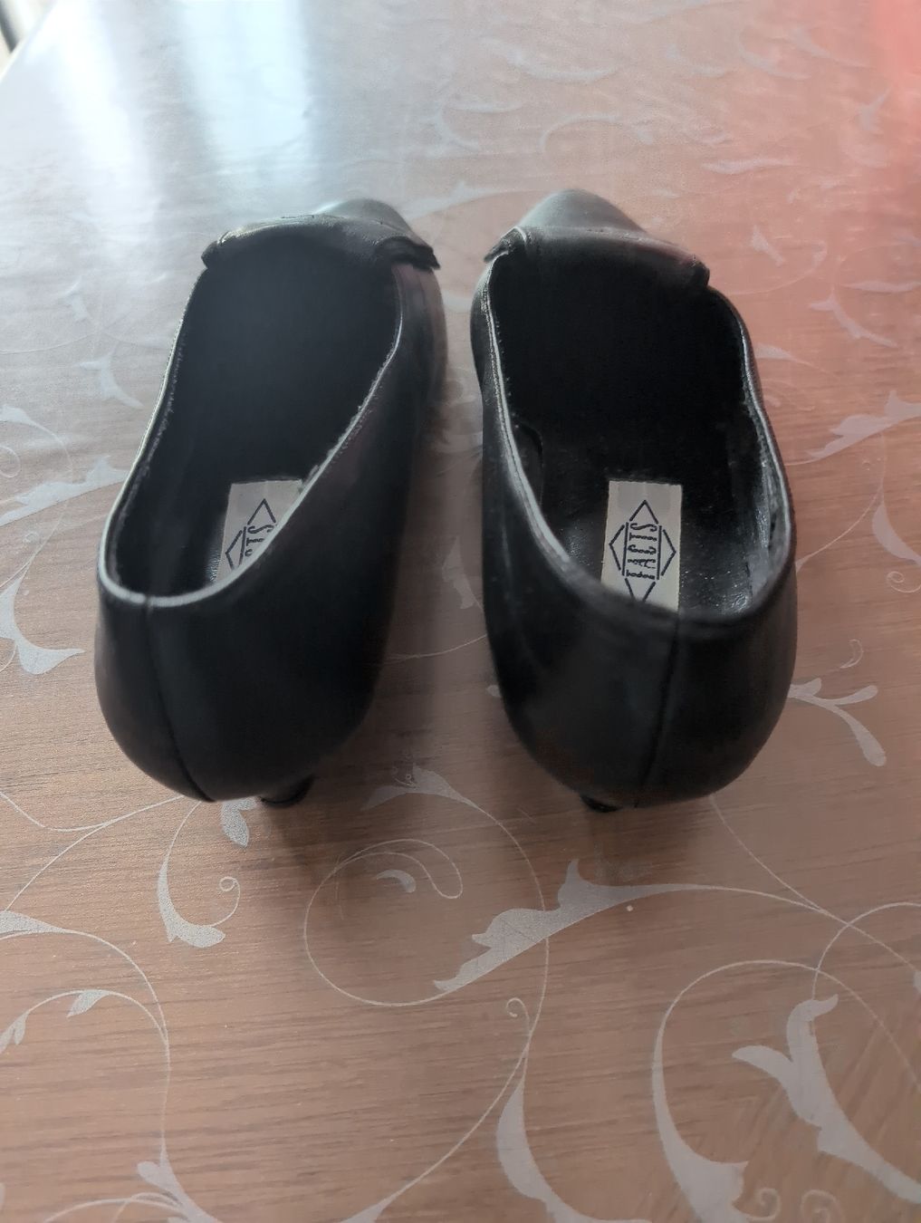 Scarpe da donna: Escarpins cuir noir, taille 39 – Usato da CORMINBOEUF venduto da savaja 1