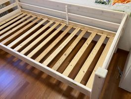 Holzbett weiss mit Lattenrost gebraucht guter Zustand