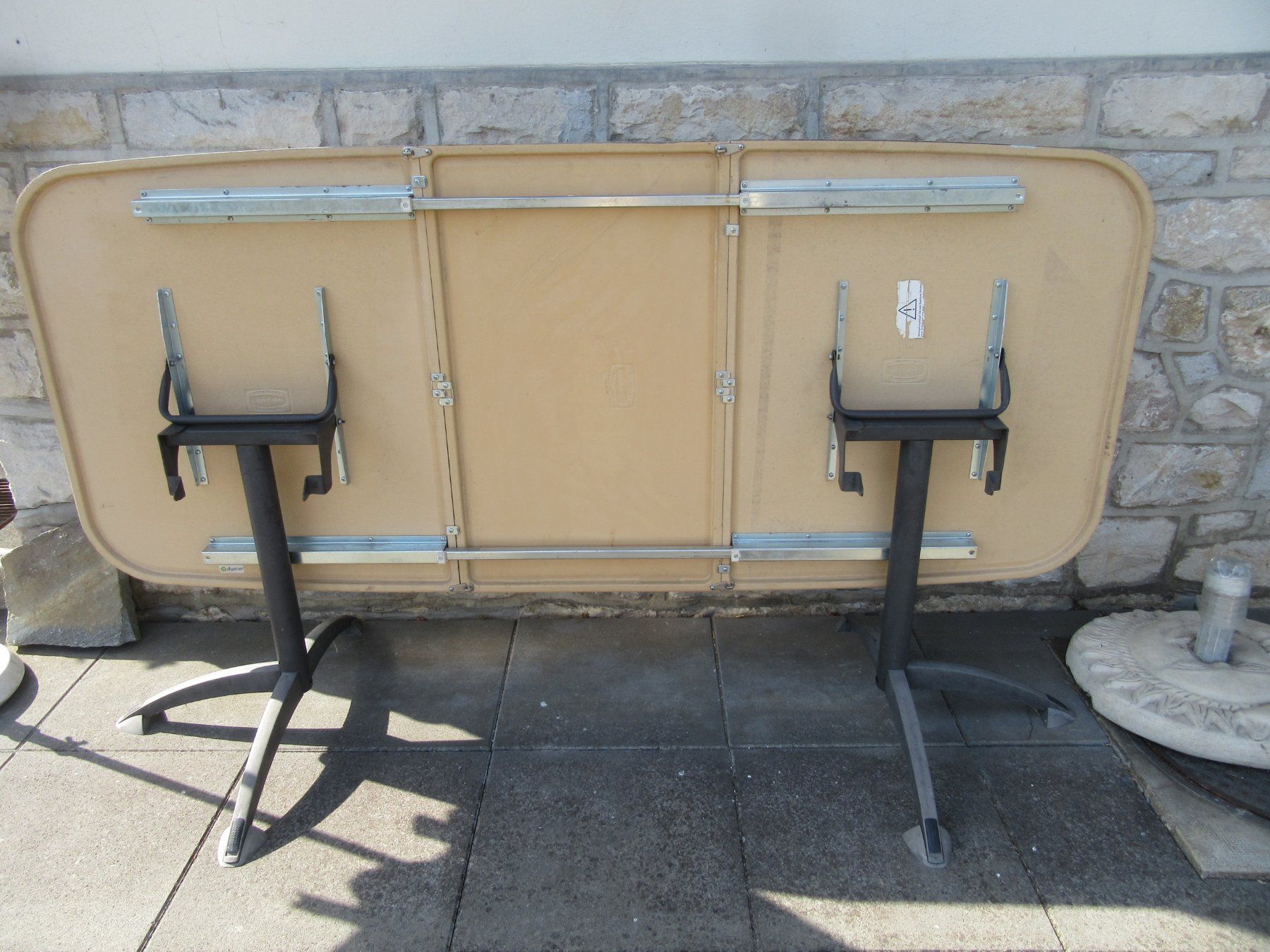 Tables: Table de jardin – D'occasion à Porrentruy par Jvallat 3