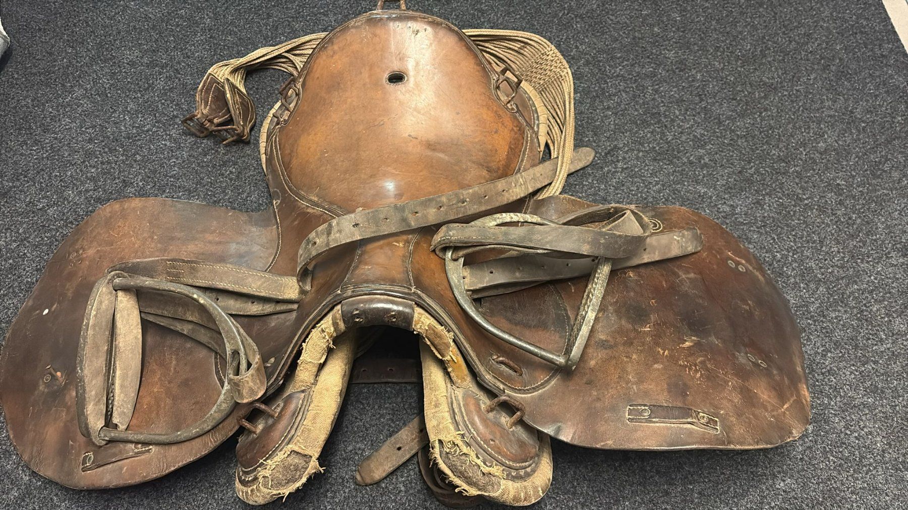 Selle & Accessori: Militär Sattel Jg 1934 Gr S – Usato da Wangen b. Olten venduto da Hba2