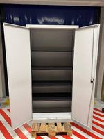 Flügeltürenschrank