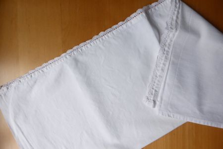 Antikes Leinentuch mit Spitzen 68 x 90 cm