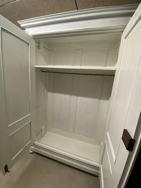 Schränke: Kleiderschrank  – Gebraucht aus Binningen von Banju 1