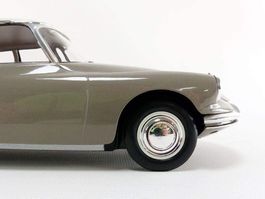 Citroen DS 19 im Massstab 1:18