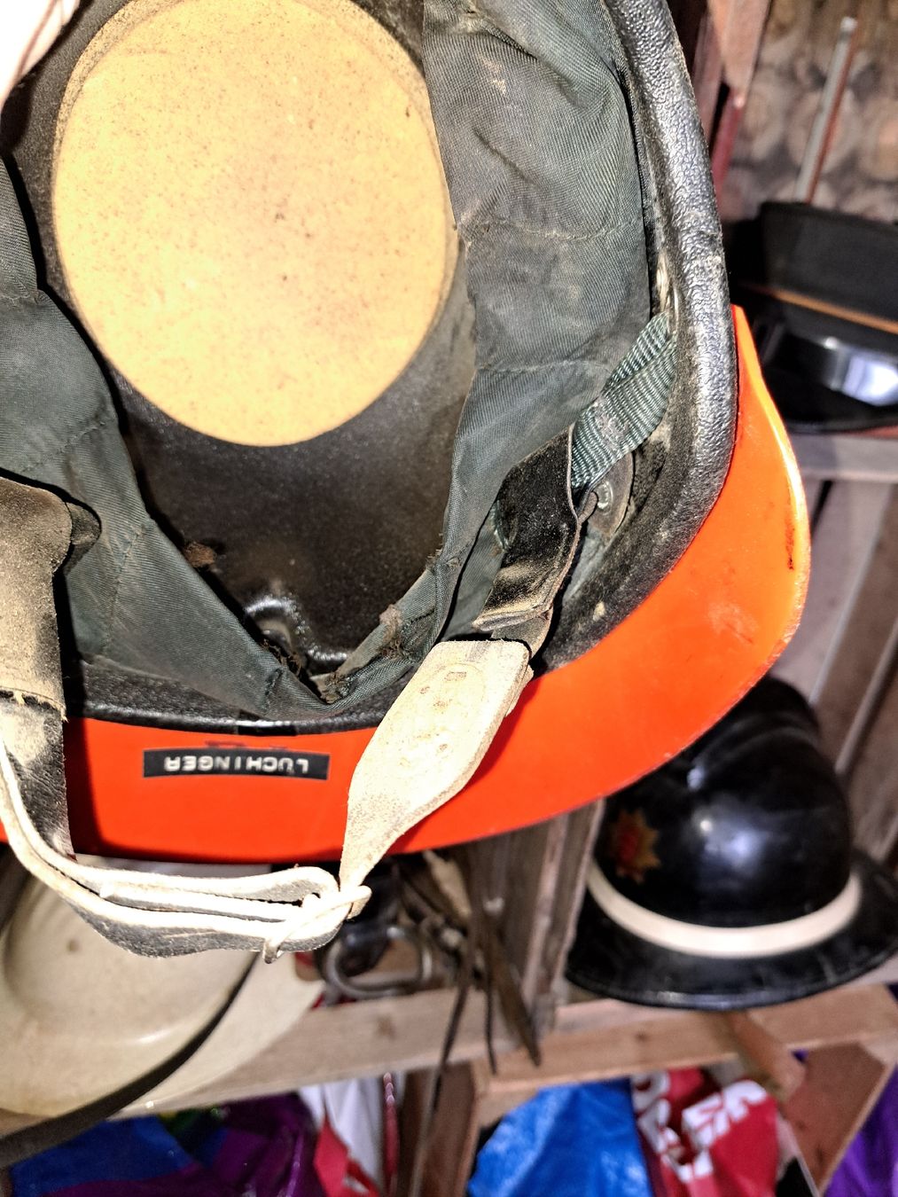 Pompieri: Vintage Feuerwehrhelm   – Usato da Kölliken venduto da Upcycling-by-Mc-TAM 3