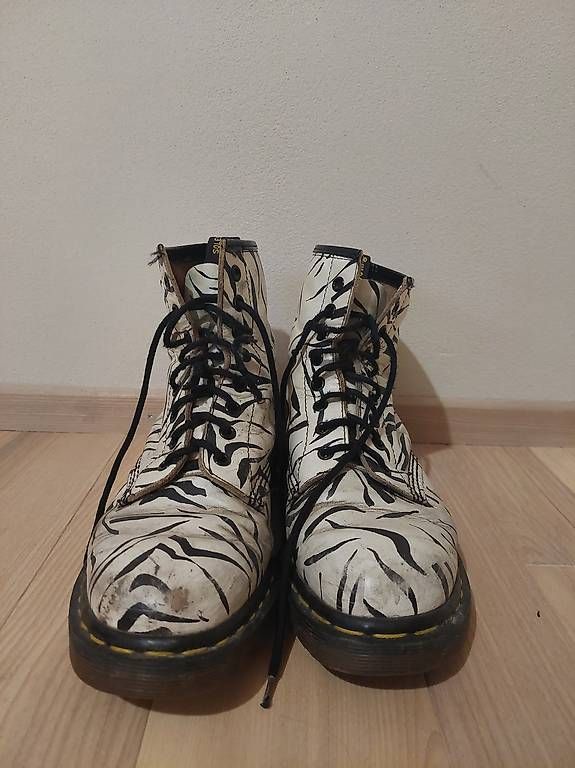 Scarpe da donna: Dr. Martens Zebra Look – Usato da Baar venduto da ele_8fzh 3