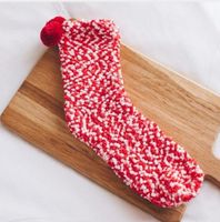 NEUE Rot-weisse warme Socken für die Gr. 35-38 - 202399