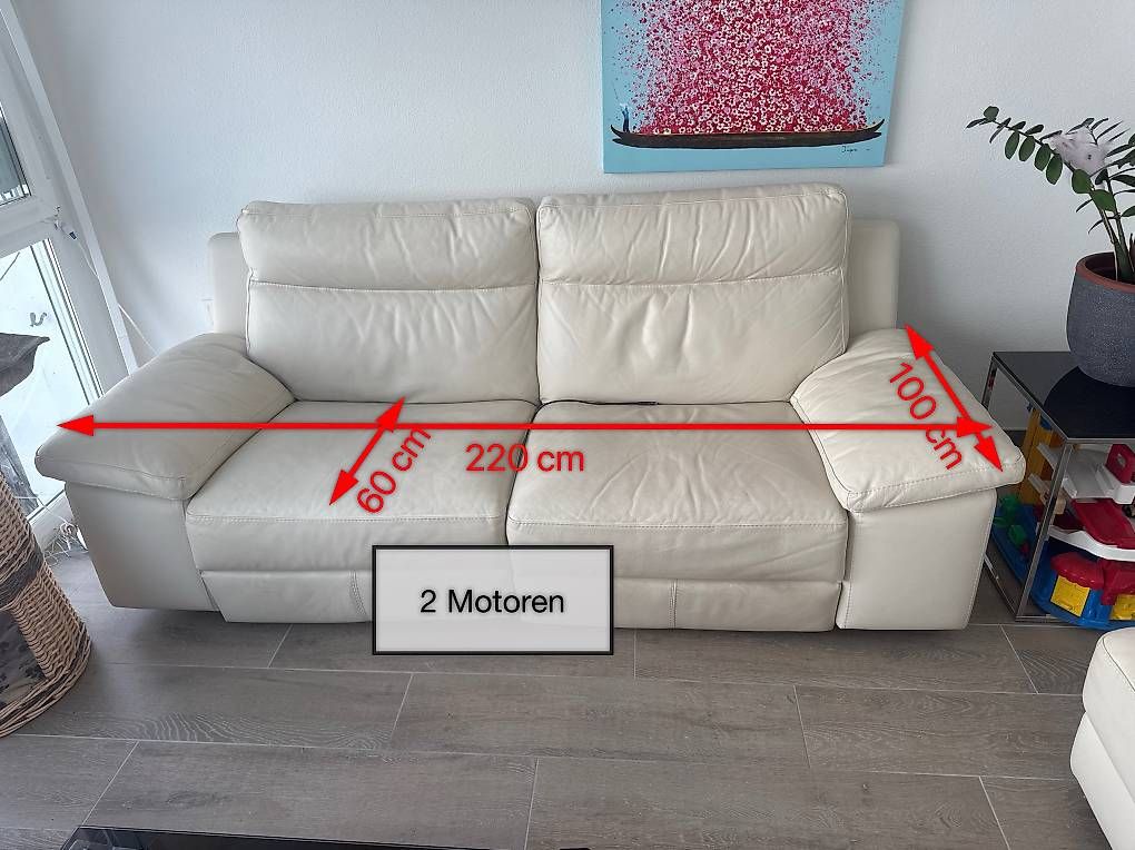 Divani: Sofa mit 2facher Relaxfunktion und Hocker – Usato da Horgen venduto da germi