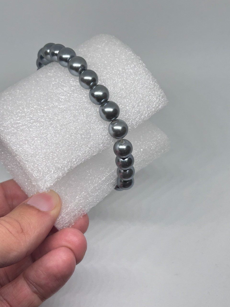 Bracciali & Braccialetti: Bracciale elastico con perle sintetiche grigio antracite – Usato da Giubiasco venduto da LorisVale 5