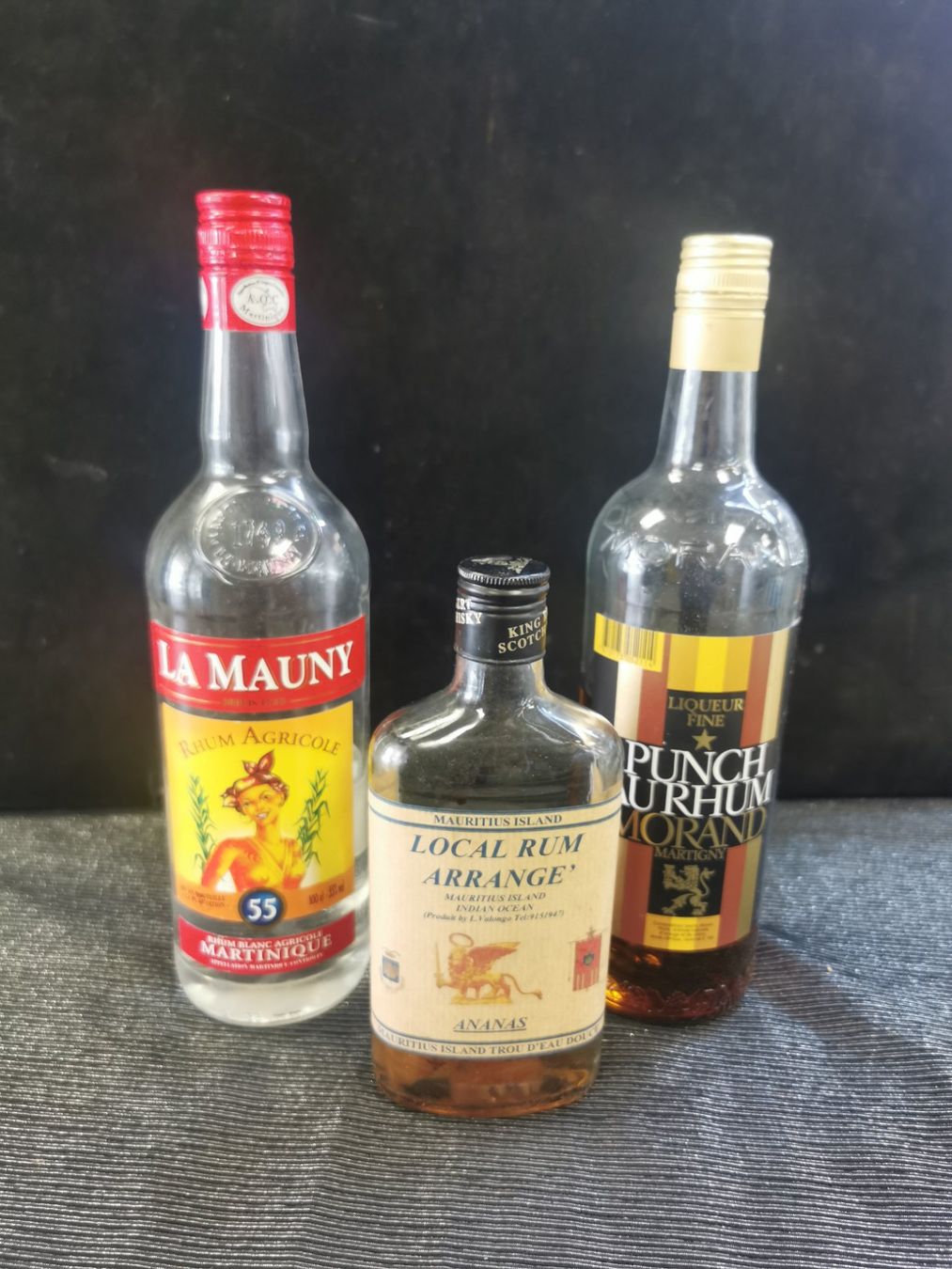 Bevande alcoliche: 3 BOUTEILLES MIXTE RHUN ENTAMÉES – Usato da Genève venduto da Leboucheoreilles