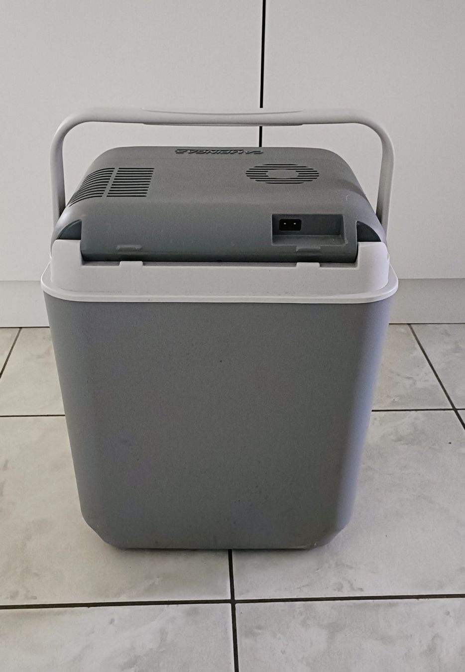 Campingaz Frigoriferi & Refrigeratori: Campingaz Powerbox Plus Kühlbox elektrisch 28L – Usato da Steinmaur venduto da Damberino 1