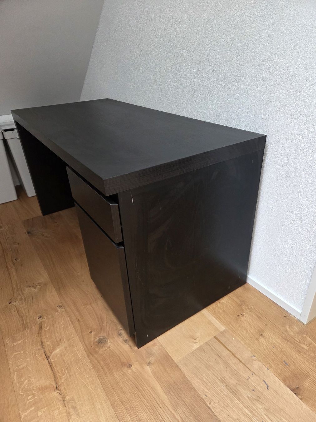 Ikea Scrivanie: Schreibtisch Ikea Malm – Usato da Lostorf venduto da Mir_gqg8 3