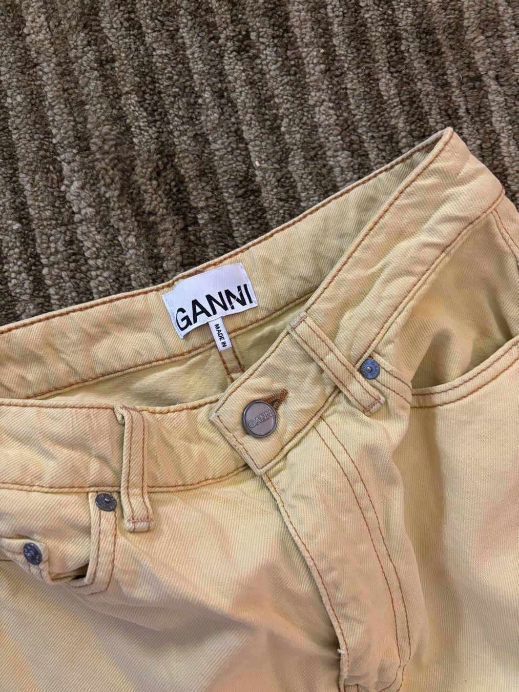 Ganni Jeans: GANNI yellow Magny Jeans – Usato da Luzern venduto da sar_78lv 1